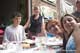 Olivier, Vivi, Betty et Angelica : Sourires  la table dun bon repas  Philippe Englebert